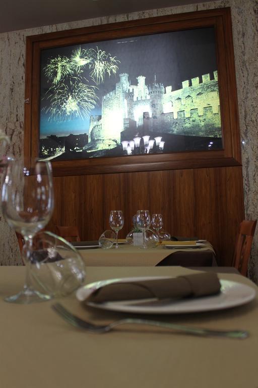 Hotel El Castillo Ponferrada Exteriör bild