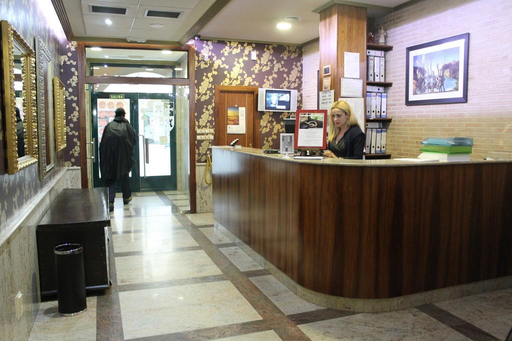 Hotel El Castillo Ponferrada Exteriör bild